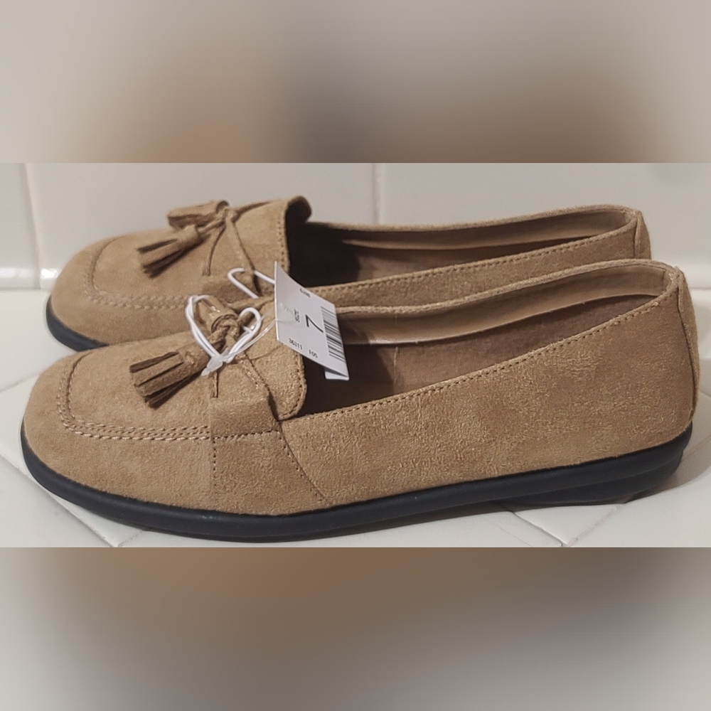 Basic Editions Brown Moccasins Women's Size 7